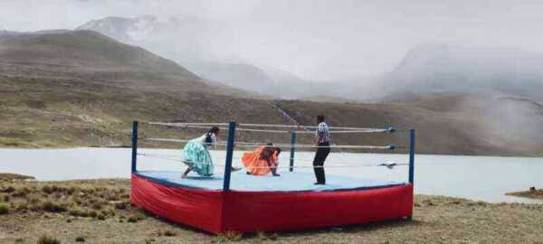 Apple、「Shot on iPhone XS」の動画「Las Cholitas Voladoras」と「The Making of Las Cholitas Voladoras」の2本を公開！