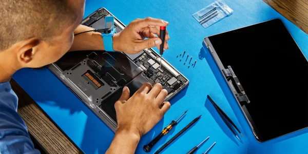 iFixit、セルフサービス修理プログラムでは、実際にM1 MacBookの修復が困難と主張