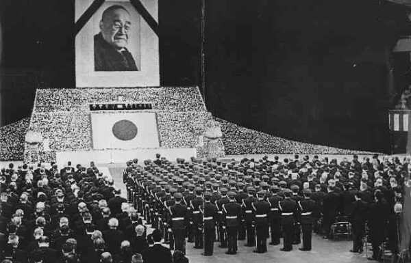 ［国葬の政治利用］政治信条に関係なく国民の7〜8割が賛成するような状況でこそ国葬に意味がある。