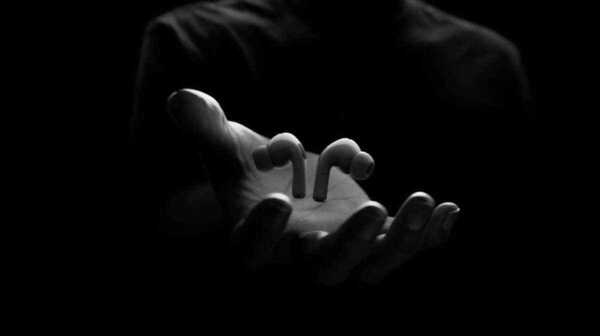 Apple、最大2倍のノイズキャンセリングなどをサポートするH2チップを搭載した新しいAirPods Proを発表