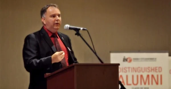 Appleの調達担当副社長は、TikTokでのひどい発言「hell of a dental plan」で仕事を失う